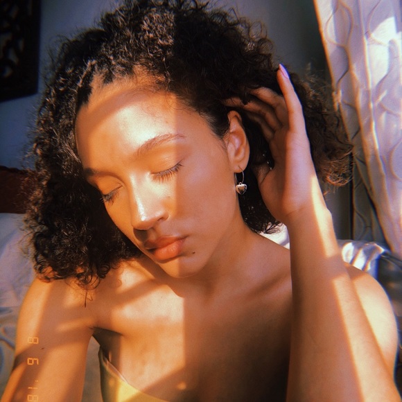 Meet your Posher, Jenna - Picture 2 of 3